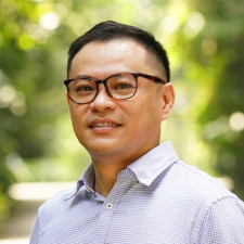 speaker photo